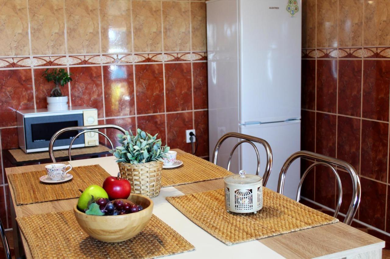 Collosal Apartment With Garden Bukarest Exterior foto